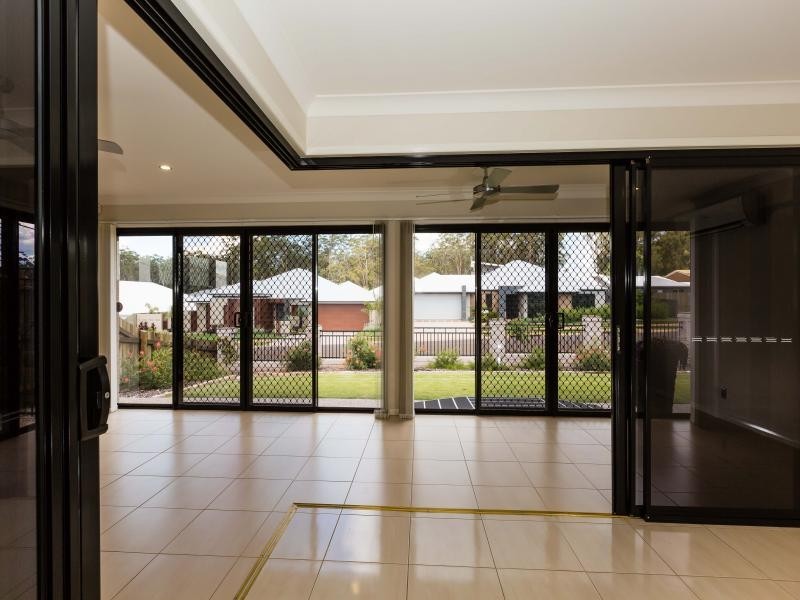 9 Brimblecombe Drive, Middle Ridge QLD 4350