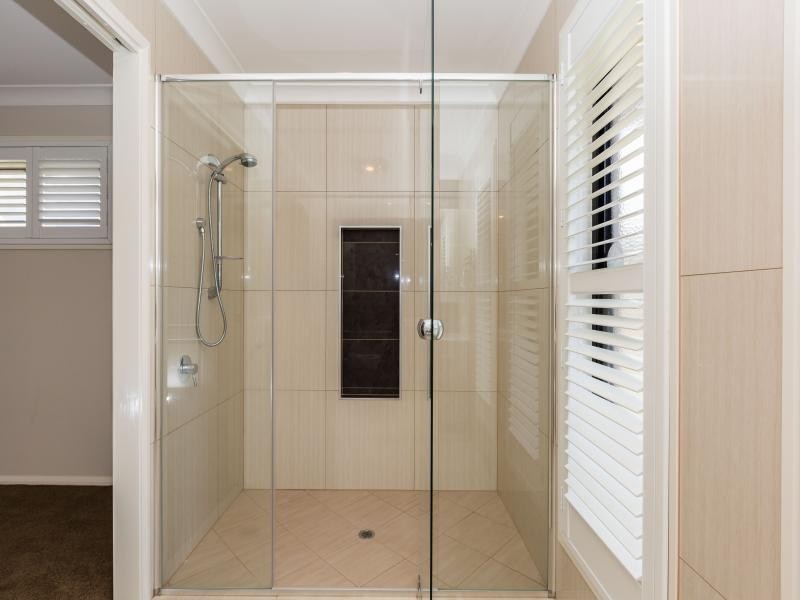 9 Brimblecombe Drive, Middle Ridge QLD 4350