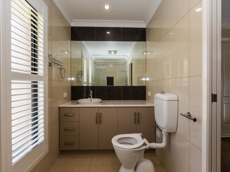 9 Brimblecombe Drive, Middle Ridge QLD 4350