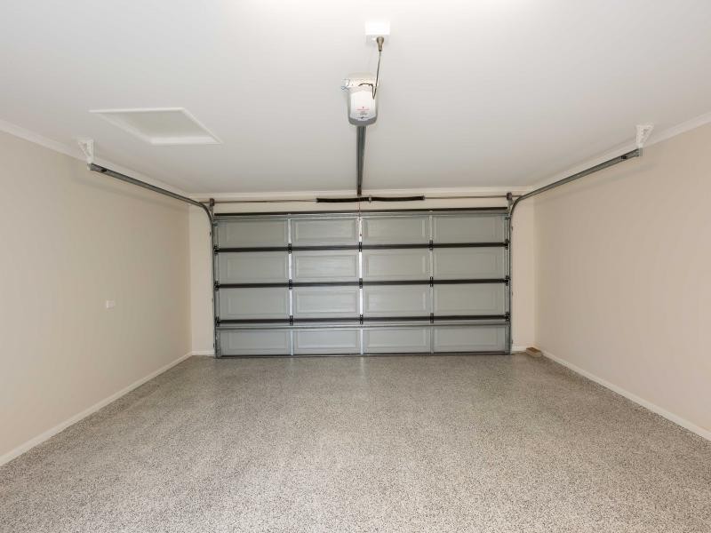 9 Brimblecombe Drive, Middle Ridge QLD 4350