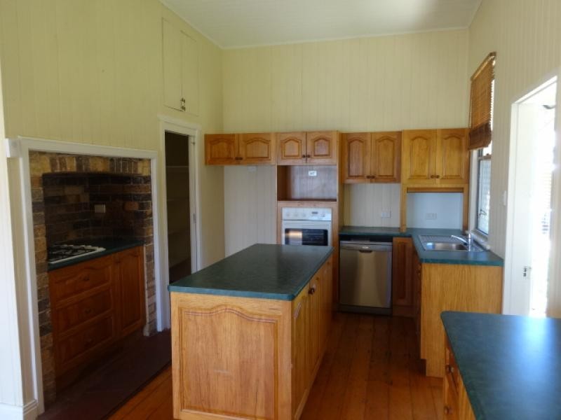 15 Goodwood Street, Newtown QLD 4350