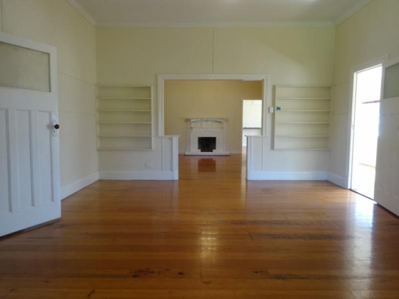 15 Goodwood Street, Newtown QLD 4350