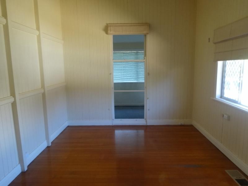15 Goodwood Street, Newtown QLD 4350