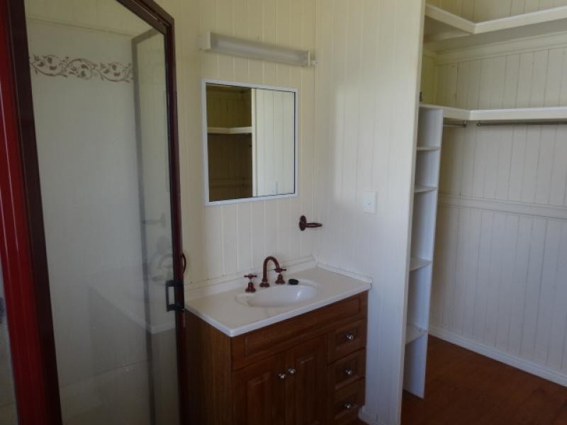 15 Goodwood Street, Newtown QLD 4350