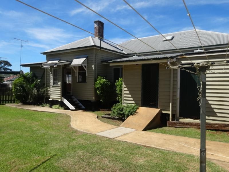 15 Goodwood Street, Newtown QLD 4350