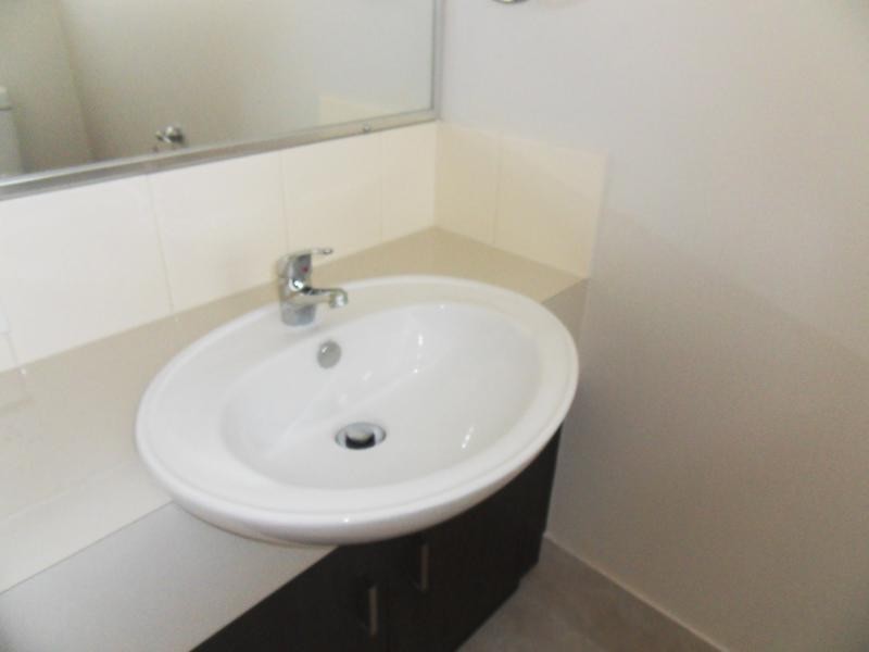 2/14 Sunning Street, Kearneys Spring QLD 4350