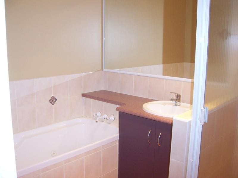 Kearneys Spring QLD 4350