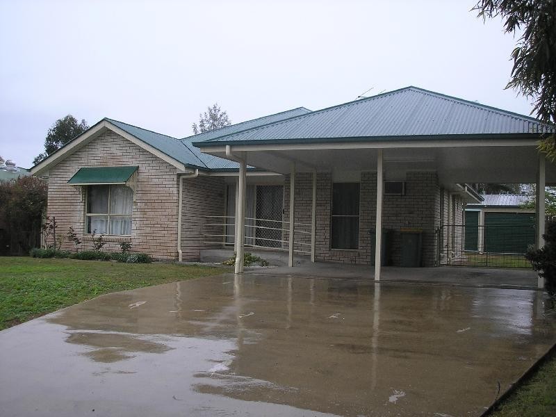 11 Bennett Street, Rosewood QLD 4340