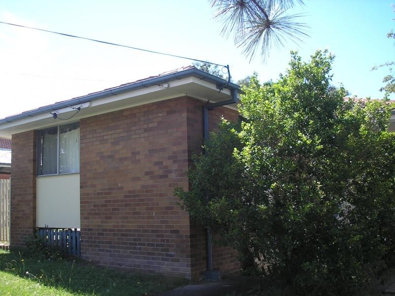 6 Young Street, Riverview QLD 4303