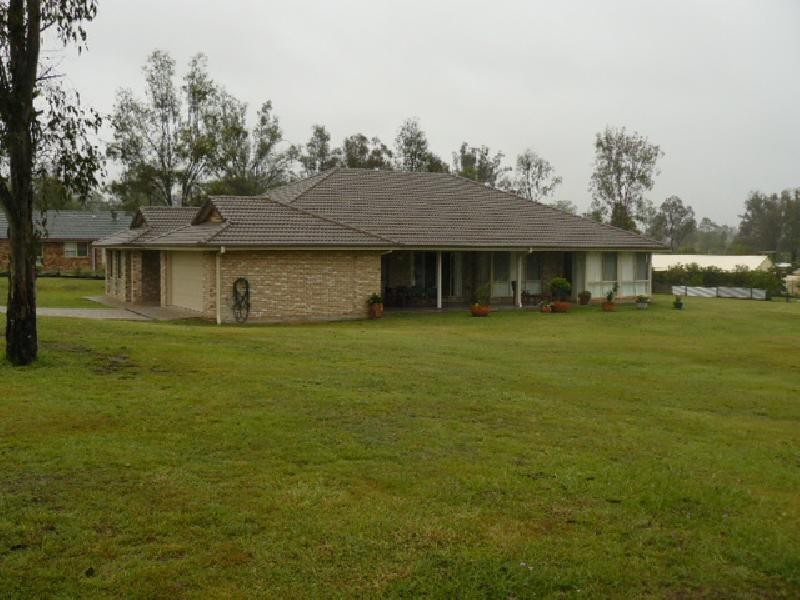 12 Glencoe Place, Thagoona QLD 4306