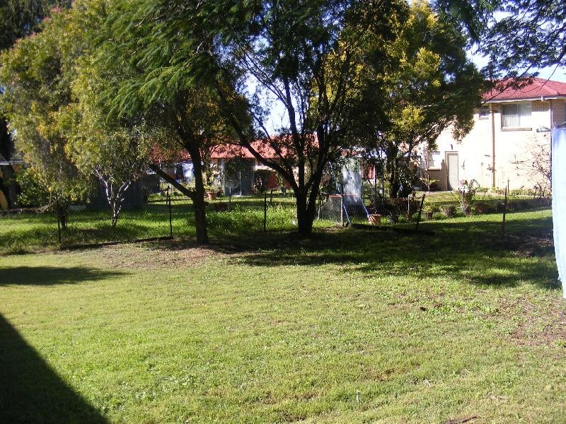 73 Robertson Road, Raceview QLD 4305