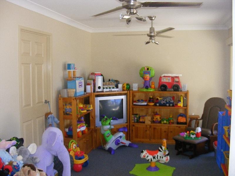 8 Tamar Street, Booval QLD 4304