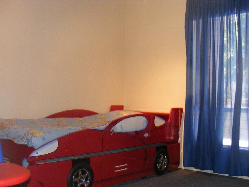 8 Tamar Street, Booval QLD 4304