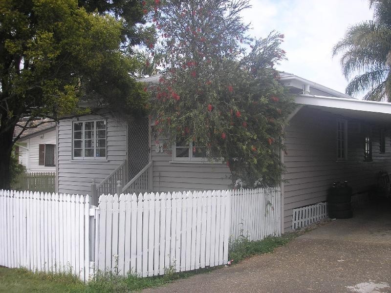 37 Clifton Street, Booval QLD 4304