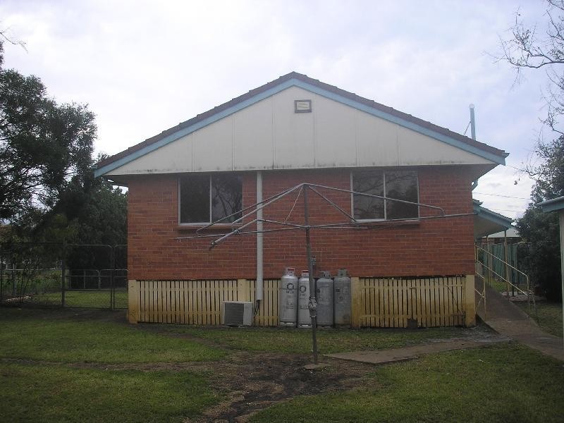 4 Peacock Street, One Mile QLD 4305