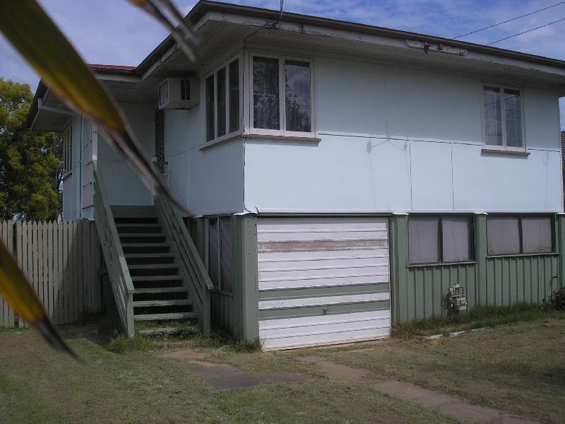 16 Kynance Street, Leichhardt QLD 4305