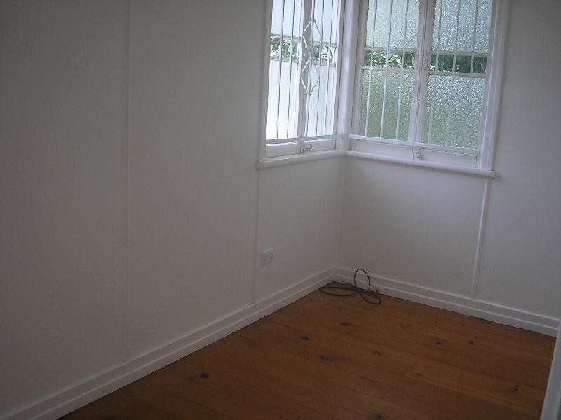 8 Chermside Road, Eastern Heights QLD 4305