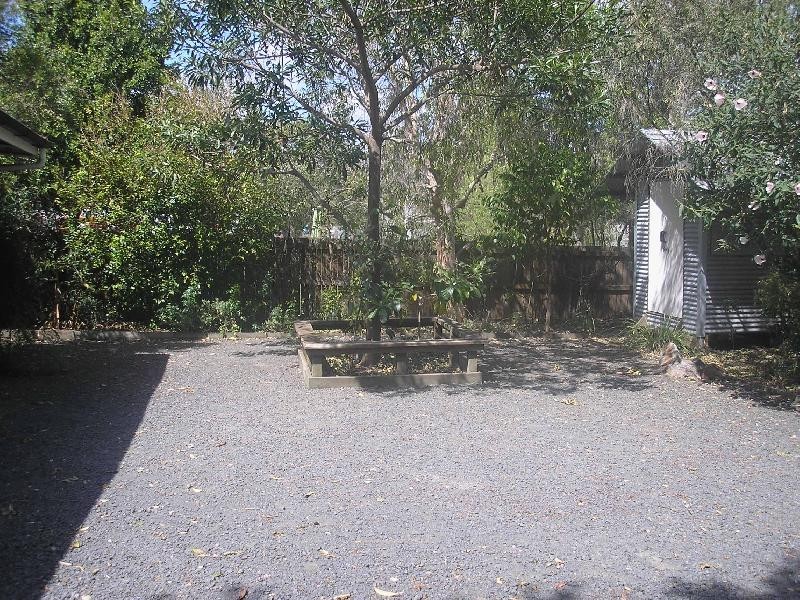 8 Chermside Road, Eastern Heights QLD 4305