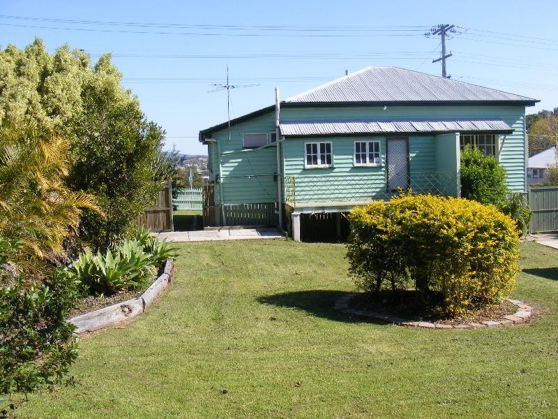 102 Blackstone Road, Silkstone QLD 4304
