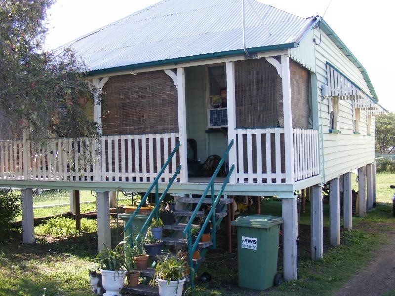 52 Railway Street, Booval QLD 4304