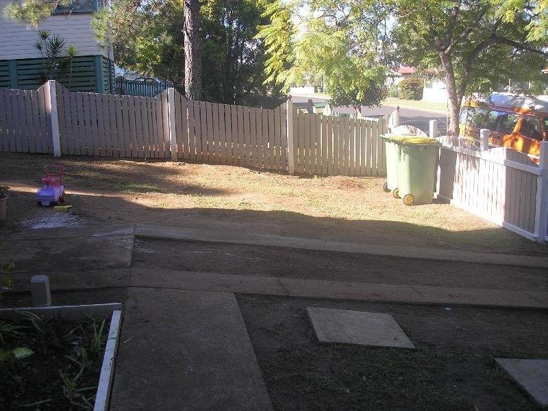 8 Wentworth Street, Leichhardt QLD 4305