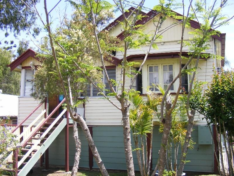 9 Vineyard Street, One Mile QLD 4305