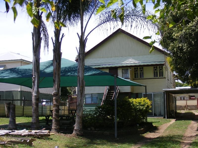 9 Vineyard Street, One Mile QLD 4305