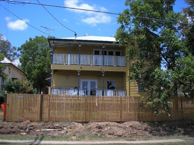 2/67 Brisbane Road, Bundamba QLD 4304