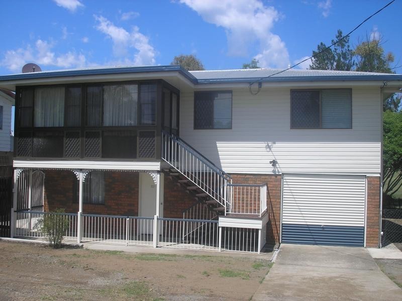 10 Madden Street, Silkstone QLD 4304