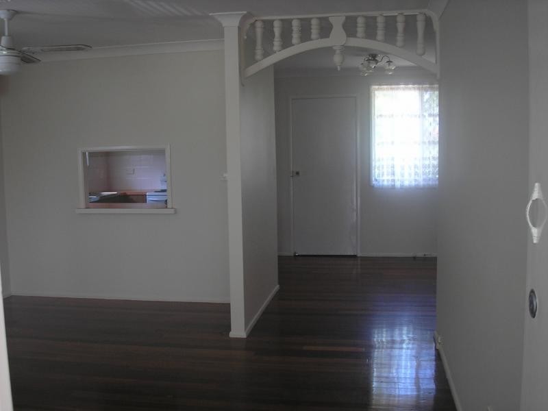 10 Madden Street, Silkstone QLD 4304