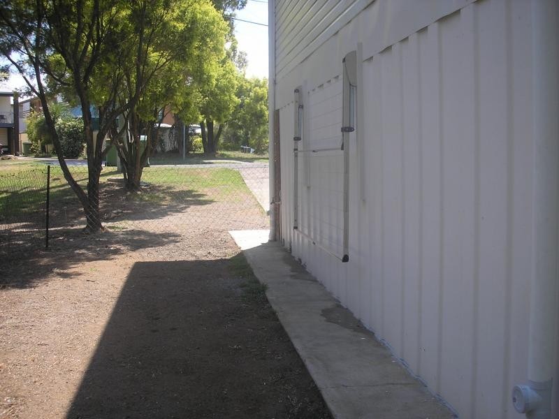 10 Madden Street, Silkstone QLD 4304