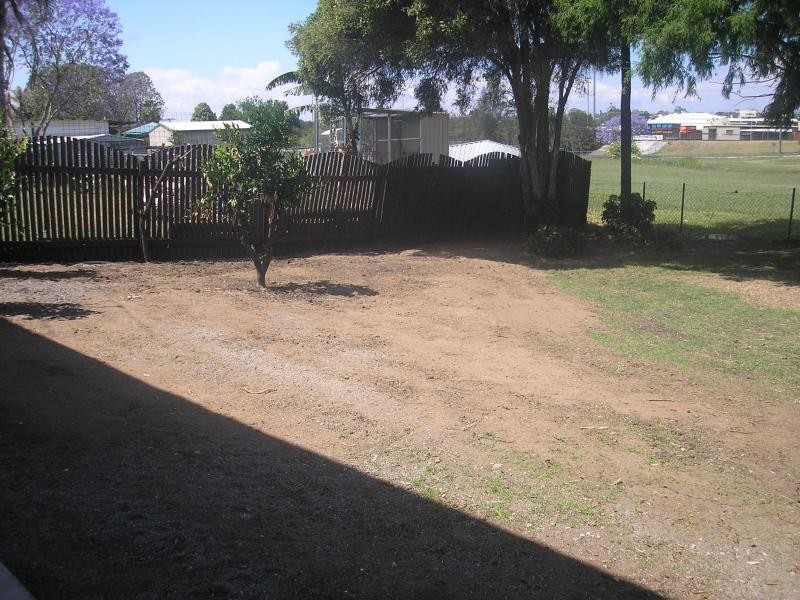 10 Madden Street, Silkstone QLD 4304