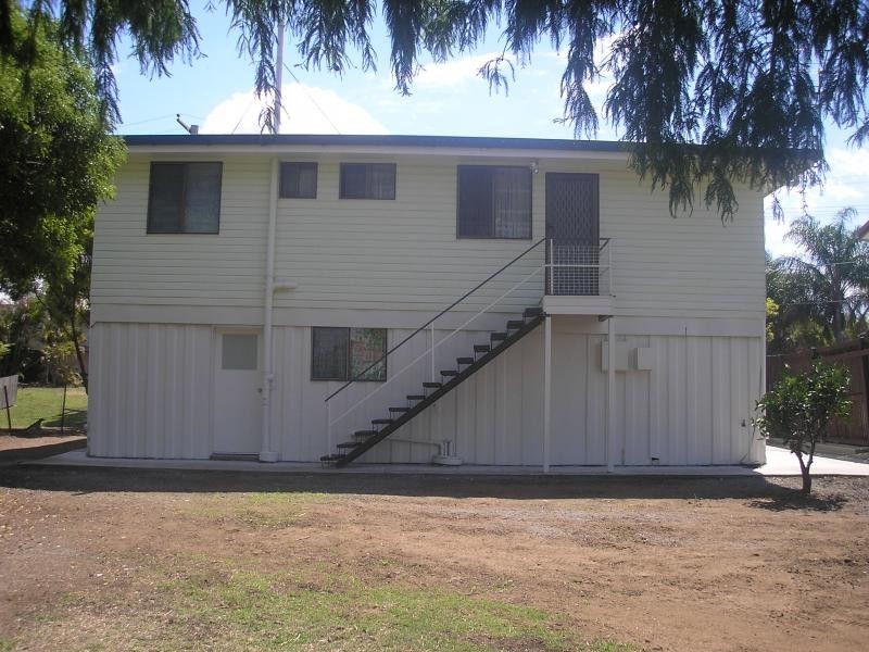 10 Madden Street, Silkstone QLD 4304