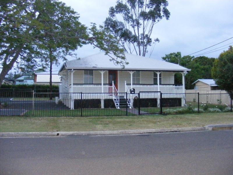 25 Teape Street, Silkstone QLD 4304