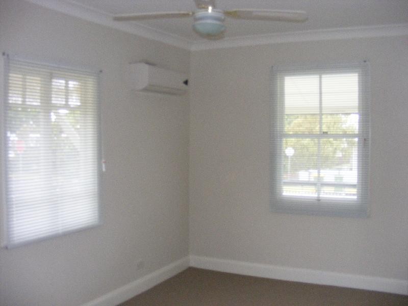 25 Teape Street, Silkstone QLD 4304