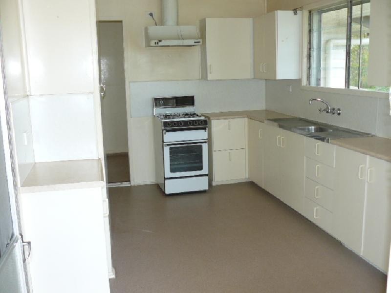 8 Wentworth Street, Leichhardt QLD 4305