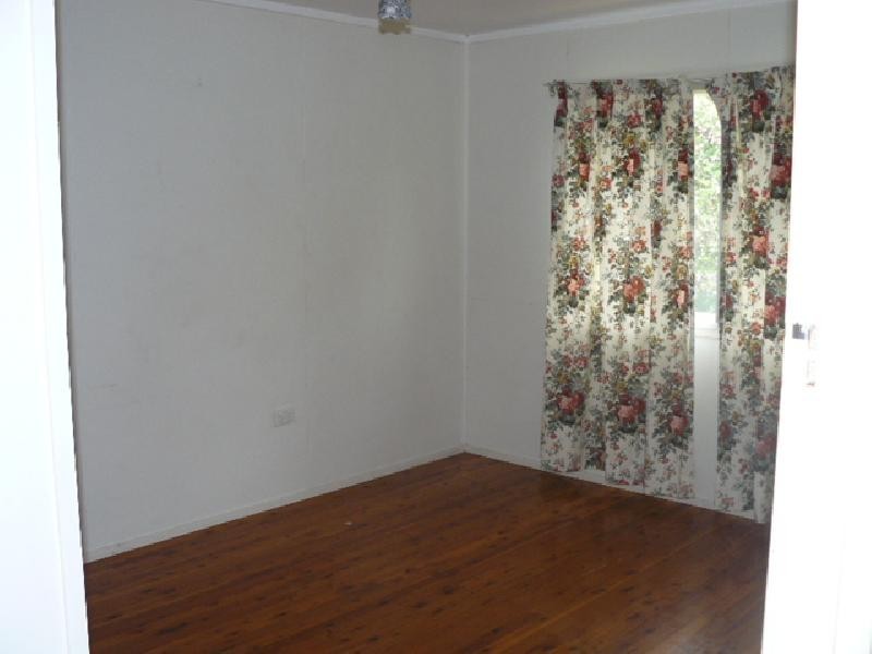 8 Wentworth Street, Leichhardt QLD 4305