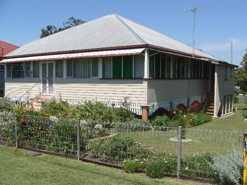 1 Queen Street, Newtown QLD 4305