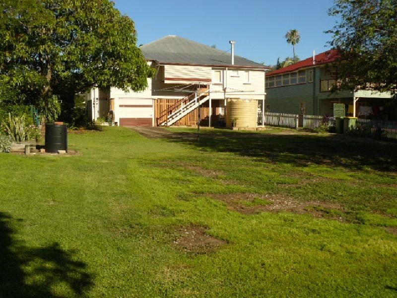1 Queen Street, Newtown QLD 4305