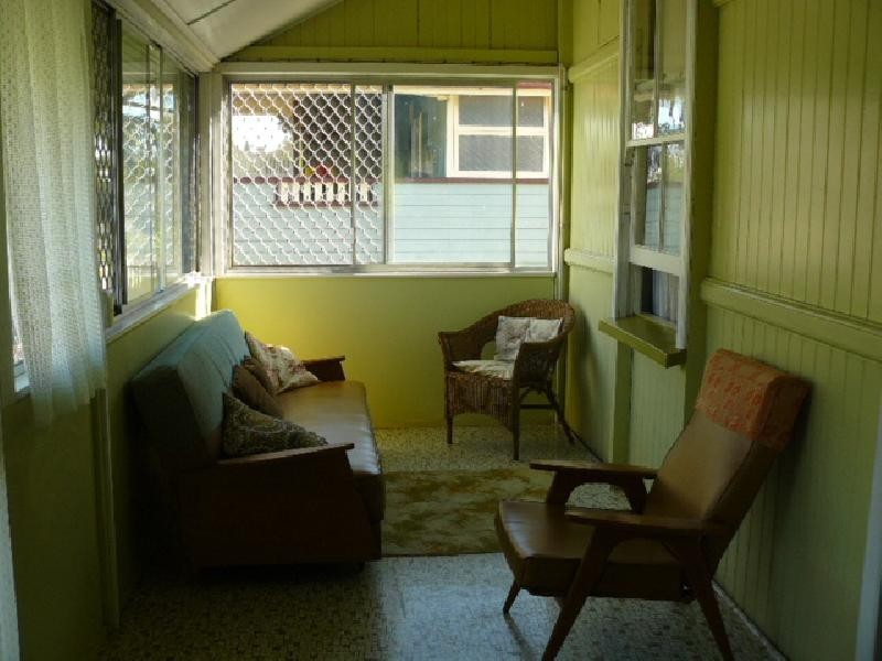 1 Queen Street, Newtown QLD 4305