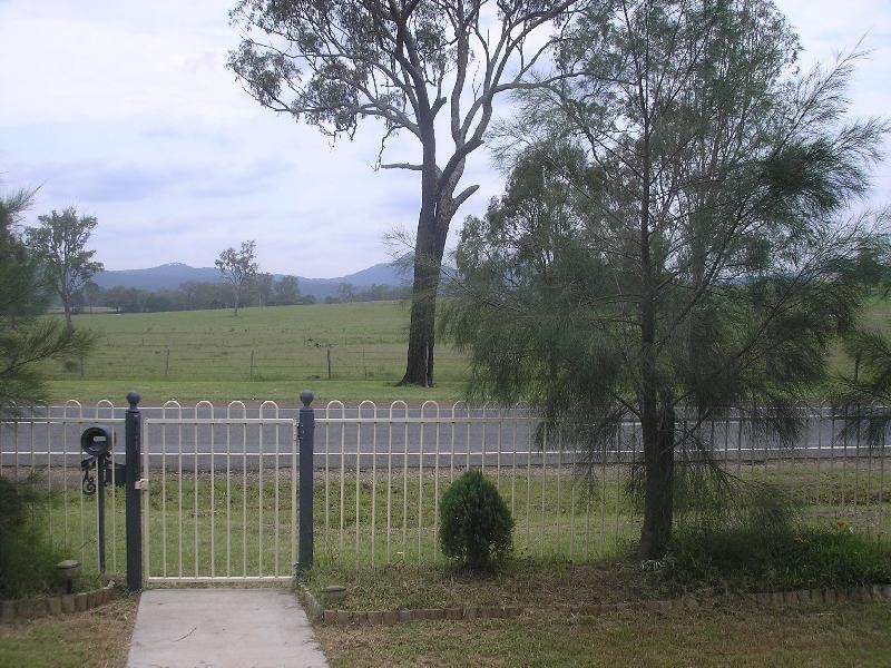 37 Fassifern Street, Peak Crossing QLD 4306