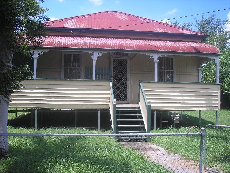 3 Yates Street, Booval QLD 4304
