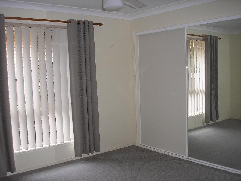 12 Dianthus Place, Flinders View QLD 4305