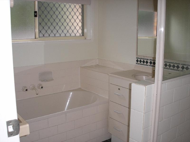 12 Dianthus Place, Flinders View QLD 4305