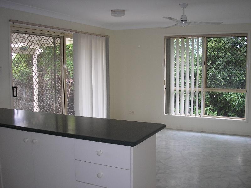 12 Dianthus Place, Flinders View QLD 4305