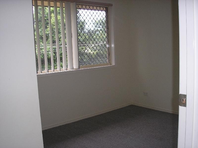 12 Dianthus Place, Flinders View QLD 4305