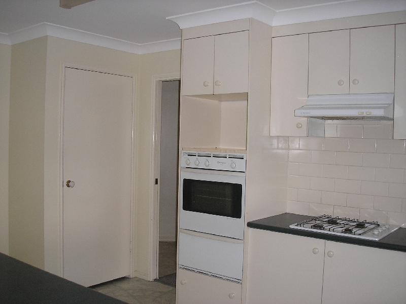 12 Dianthus Place, Flinders View QLD 4305