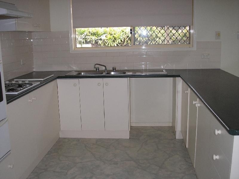 12 Dianthus Place, Flinders View QLD 4305