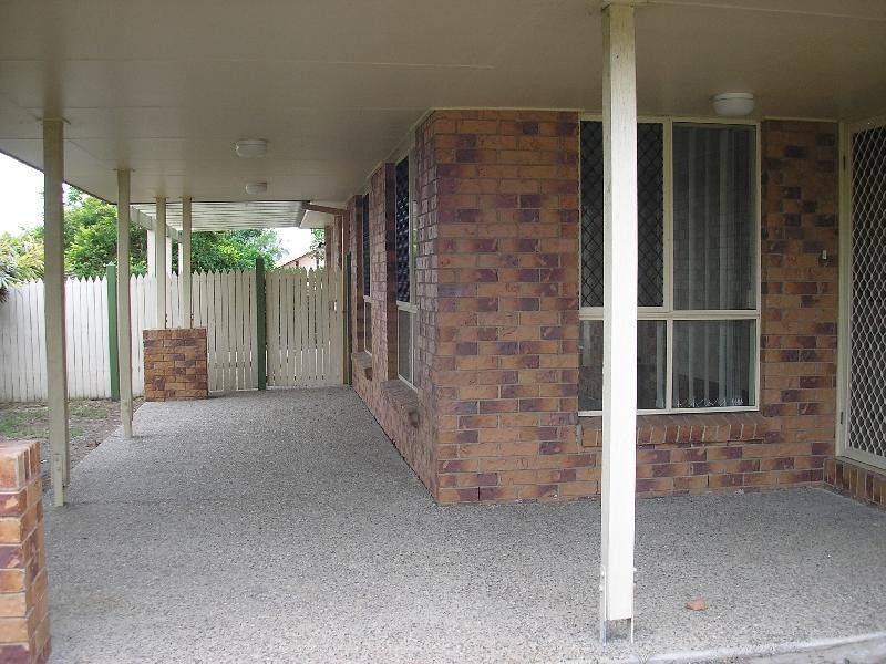 12 Dianthus Place, Flinders View QLD 4305