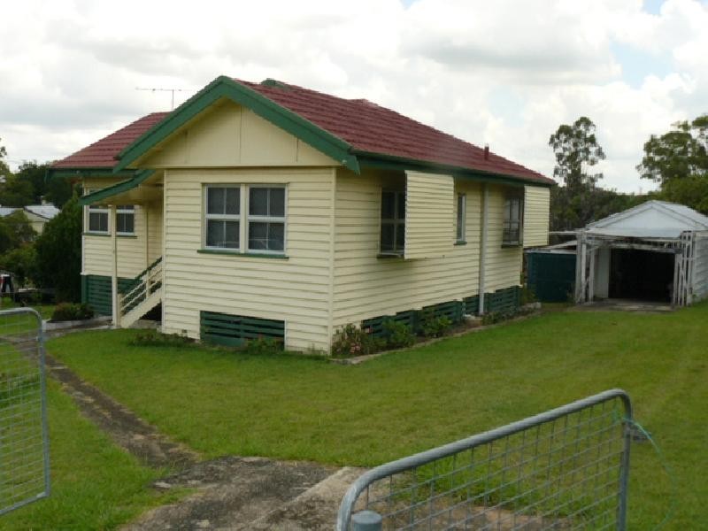 7 Miller Street, North Booval QLD 4304